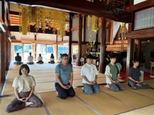Facing oneself in silence: the spiritual culture of Japan