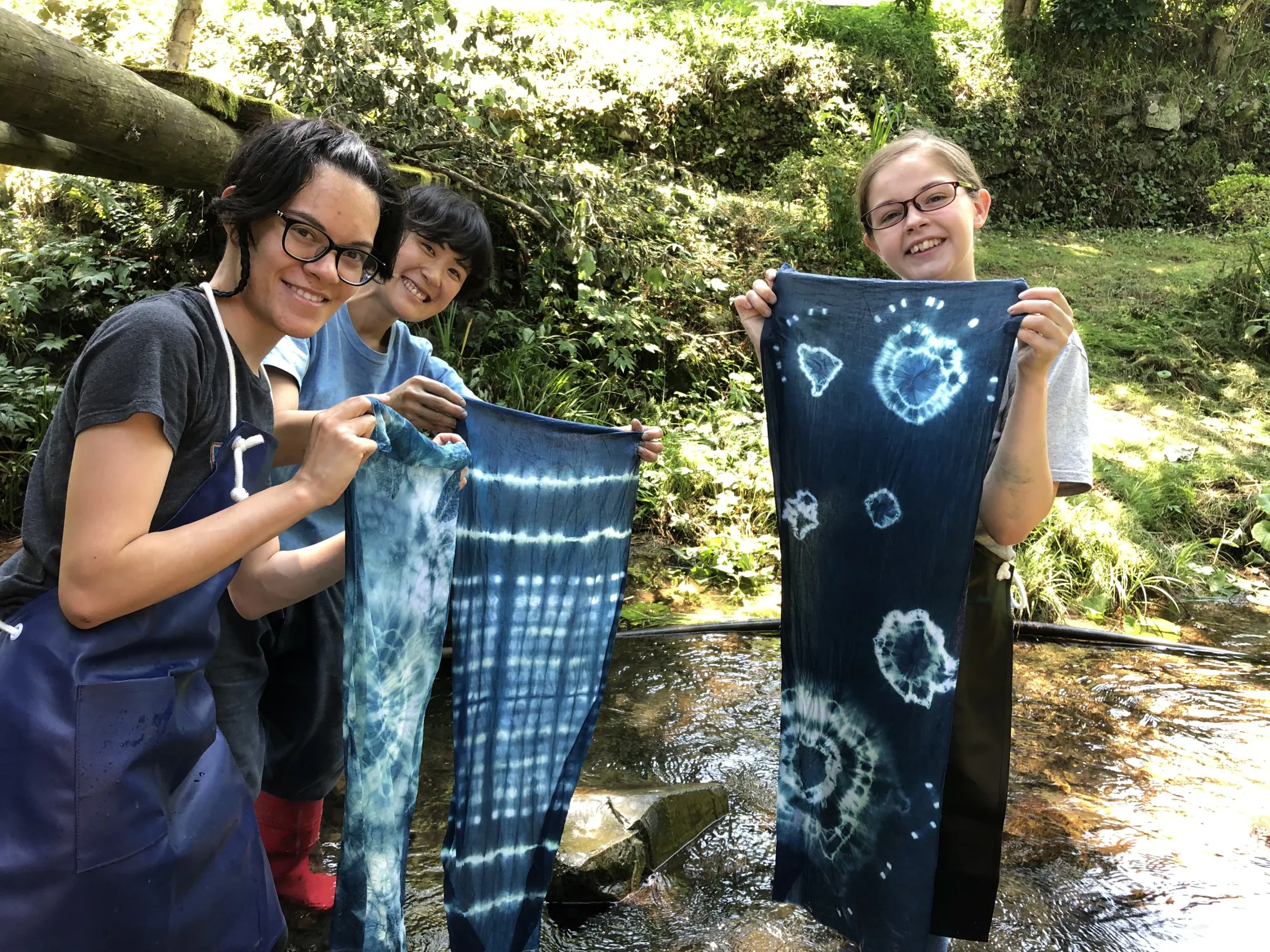 Traditional indigo dyeing experience in Minamisanriku