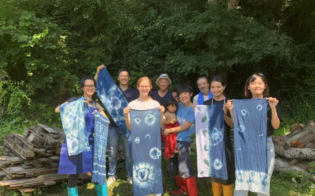 Traditional indigo dyeing experience in Minamisanriku