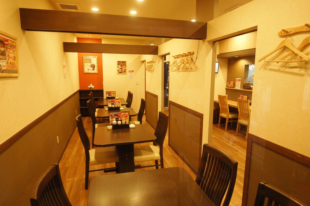 Comfortable interior seating at Shokuraku Shiosai