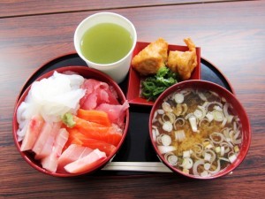 マルアラ_海鮮丼