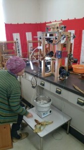 ⑤繭の糸取り実演