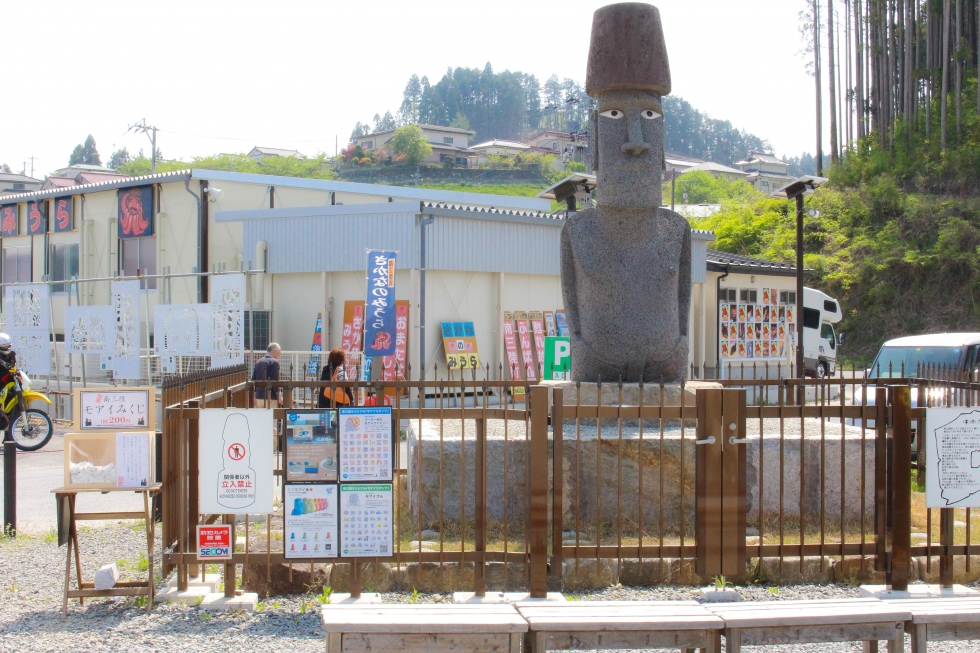南三陸町のモアイ像