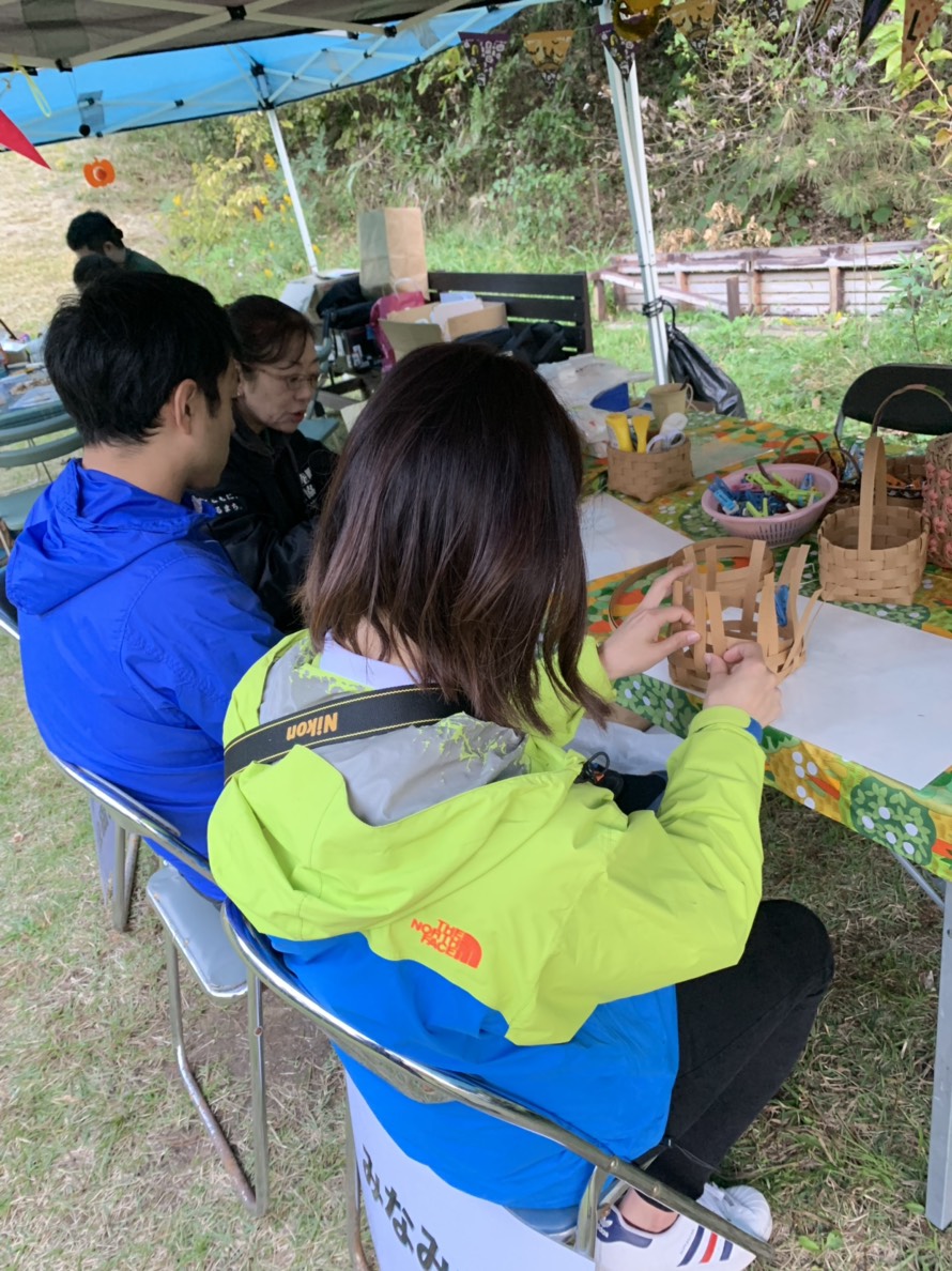 神割崎でのエコクラフトカゴ作り体験