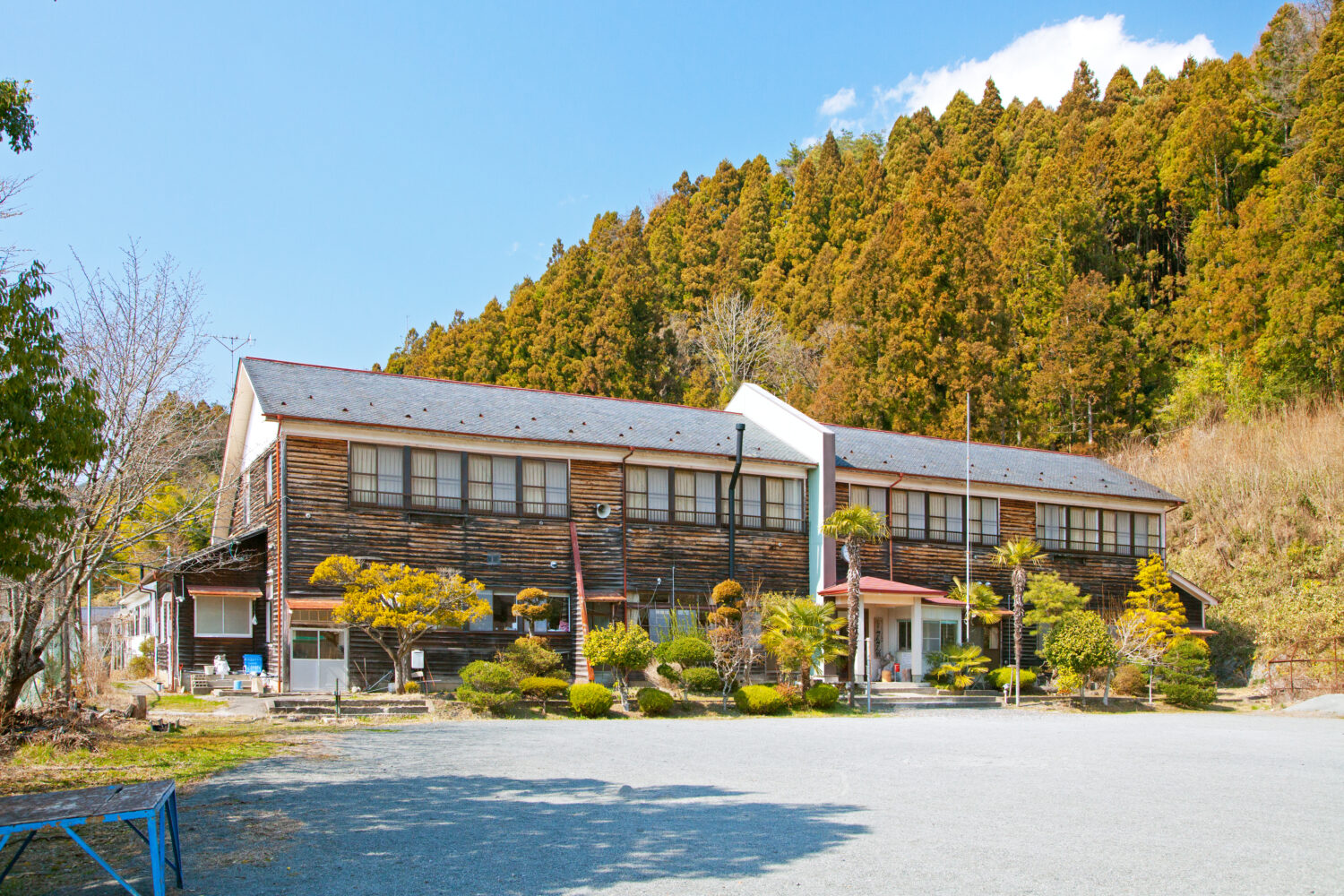 校舎の宿さんさん館_外観_n