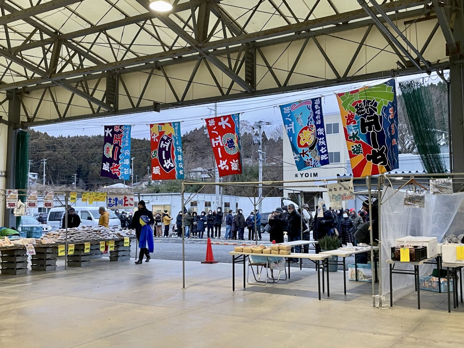 オープン前の列4